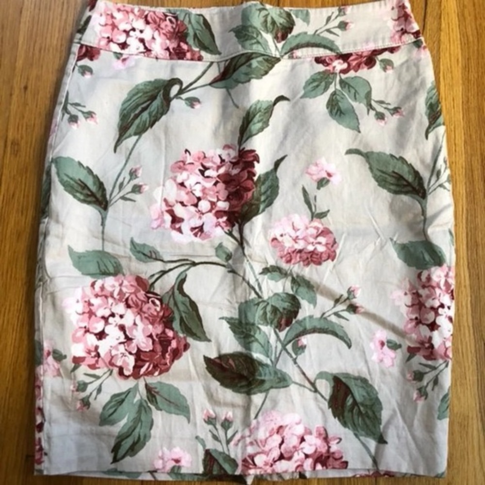 Loft Outlet Tan And Pink Floral Skirt